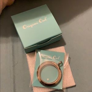 Large silver twist living locket face